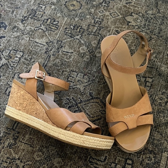Ugg Cloverdale Espadrille Leather Tan Wedge Sandals Size 9.5 - Picture 1 of 6